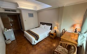 Grand Laurel Hotel